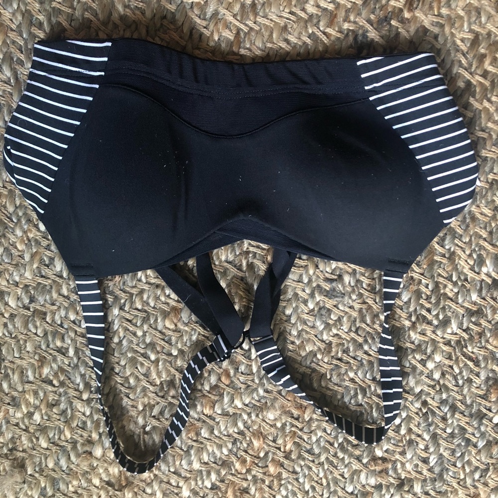 Brooks “Fine Form” Sports Bra
